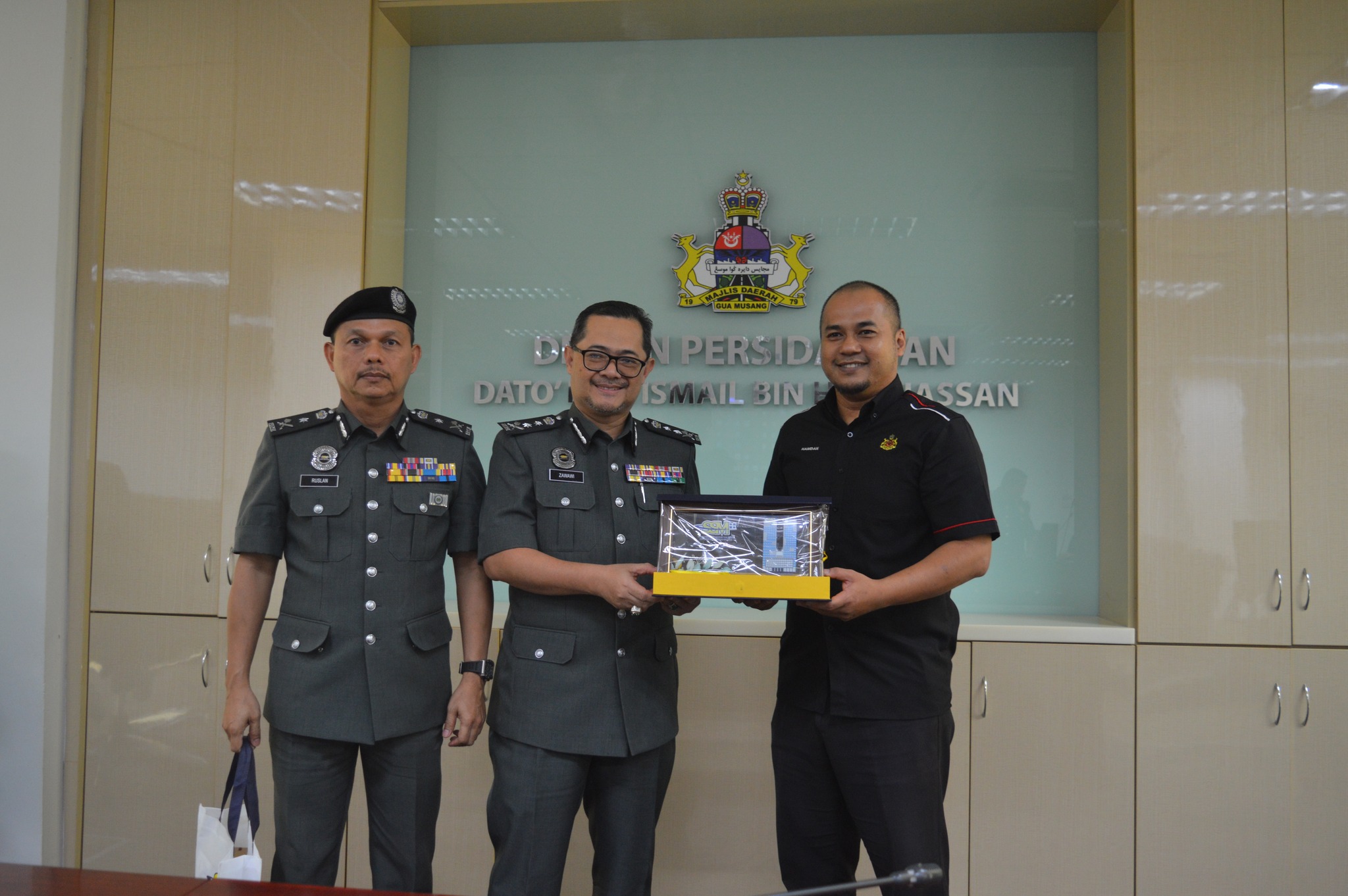 KUNJUNGAN HORMAT SURUHANJAYA SYARIKAT MALAYSIA (SSM) KELANTAN KE MD GUA MUSANG