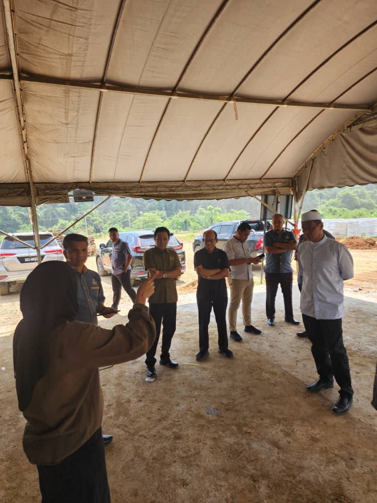 LAWATAN RASMI TURUN PADANG YANG DIPERTUA KE KAWASAN PEMBANGUNAN DI JAJAHAN GUA MUSANG