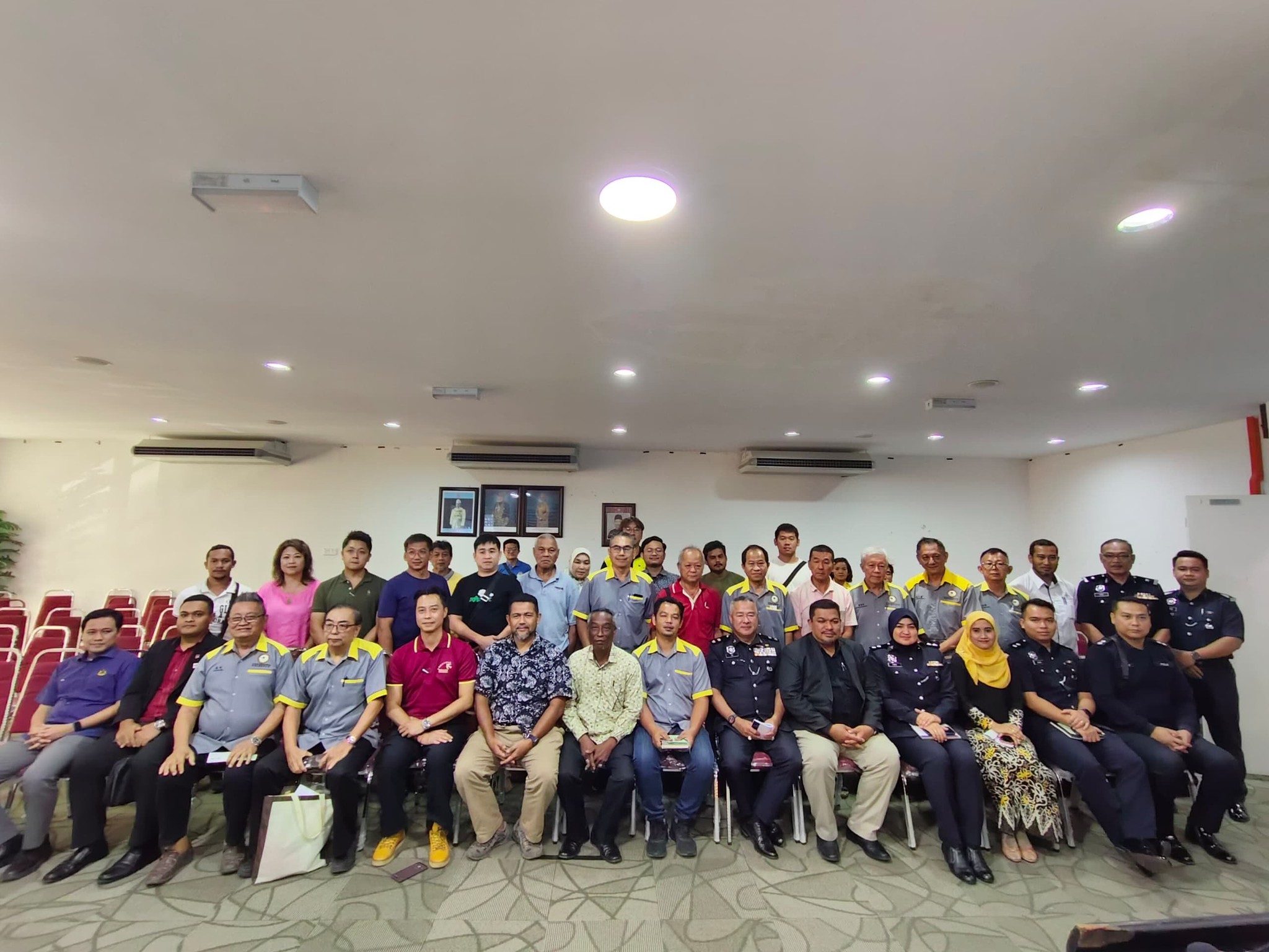 PROGRAM TOWN HALL MDGM BERSAMA PENGUSAHA BURUNG WALIT GUA MUSANG